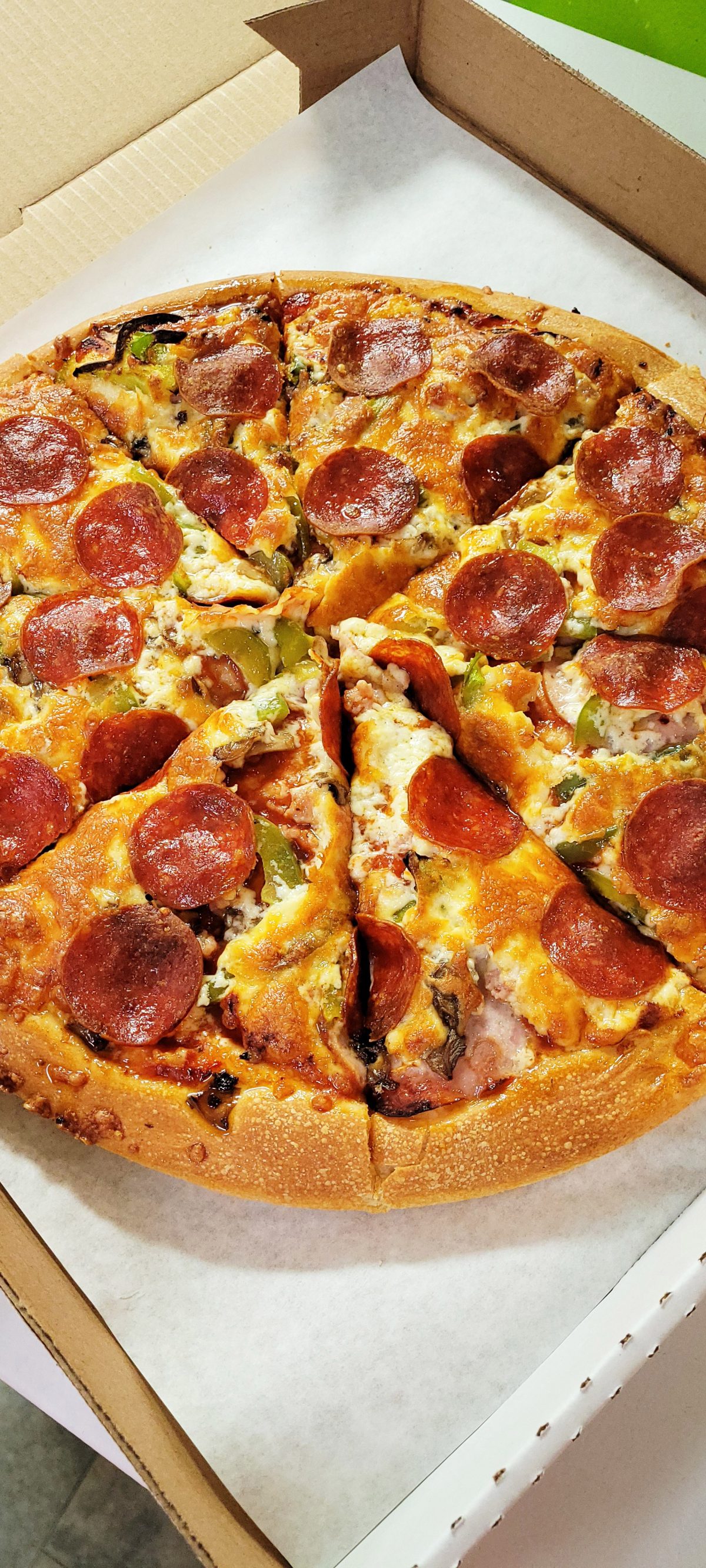 The Philippine Reporter Rotor’s Bakery n’ Pizzeria thriving in small